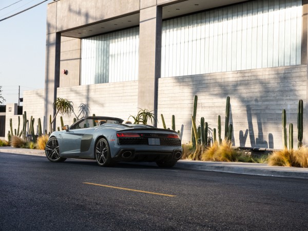 AUDI R8